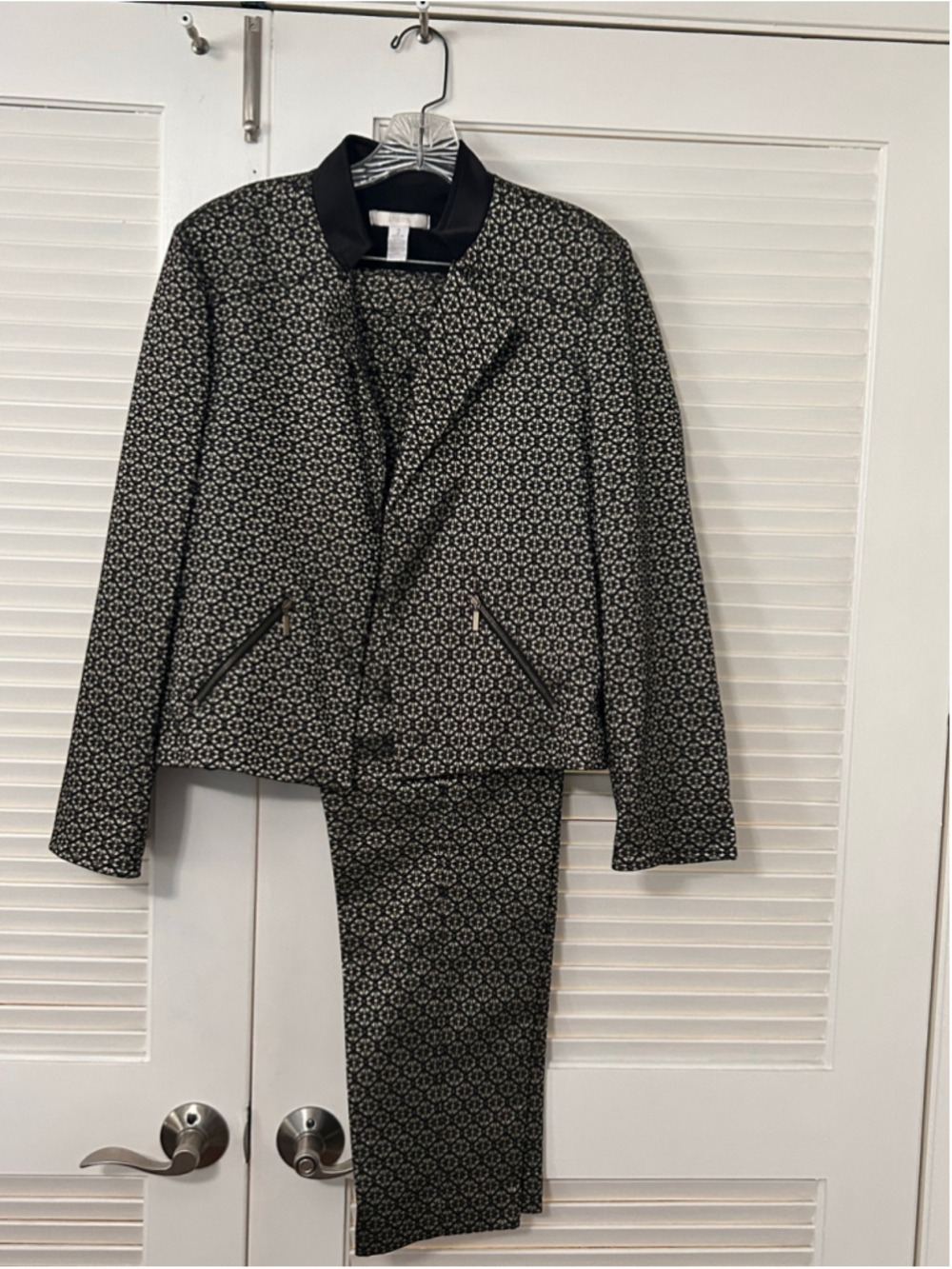 Chico’s Black Gold Geometric Floral Blazer Pants Set 2-Piece set, Size 2 - Picture 1 of 16